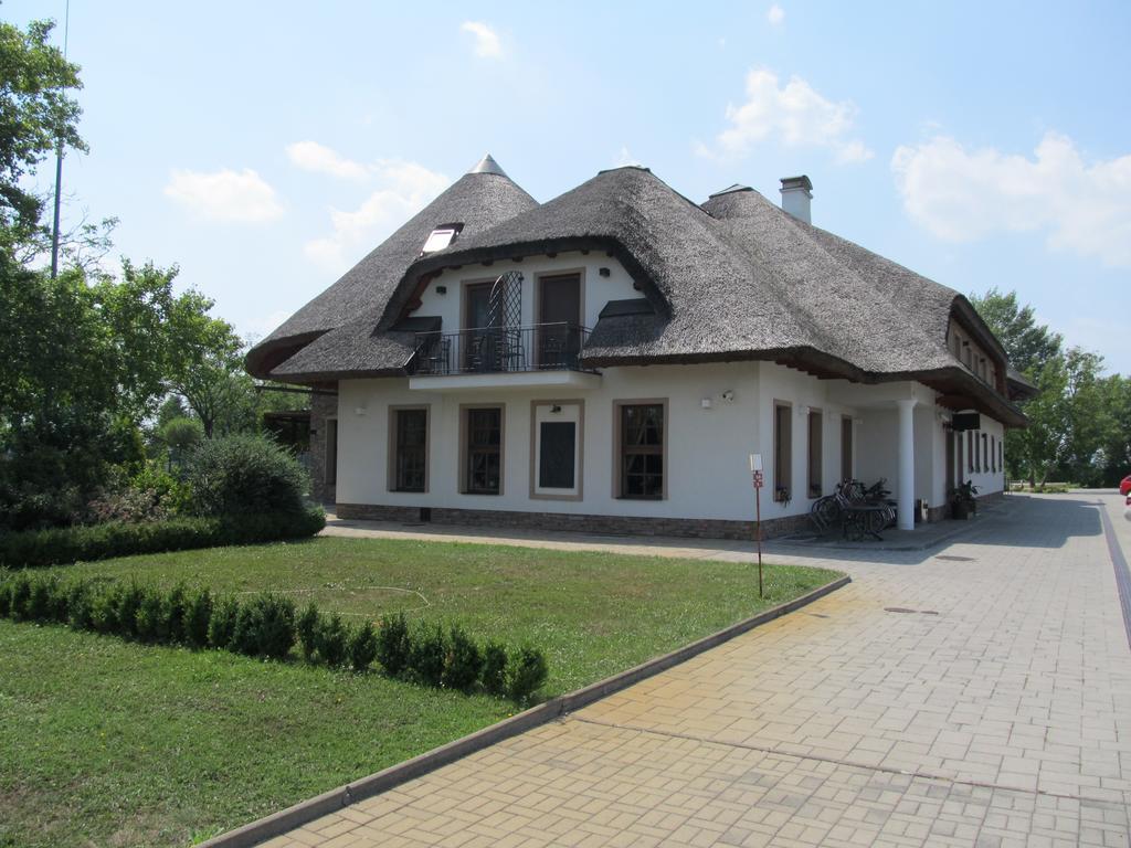 Penzion Eko Park Piestany Εξωτερικό φωτογραφία